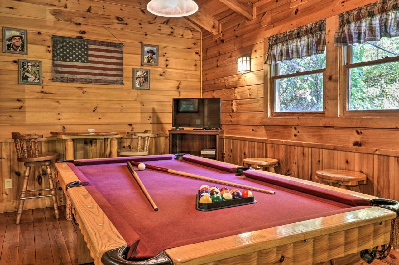 Cabin With Hot Tub And Deck, 3 Mi To Pigeon Forge Sevierville Exterior photo