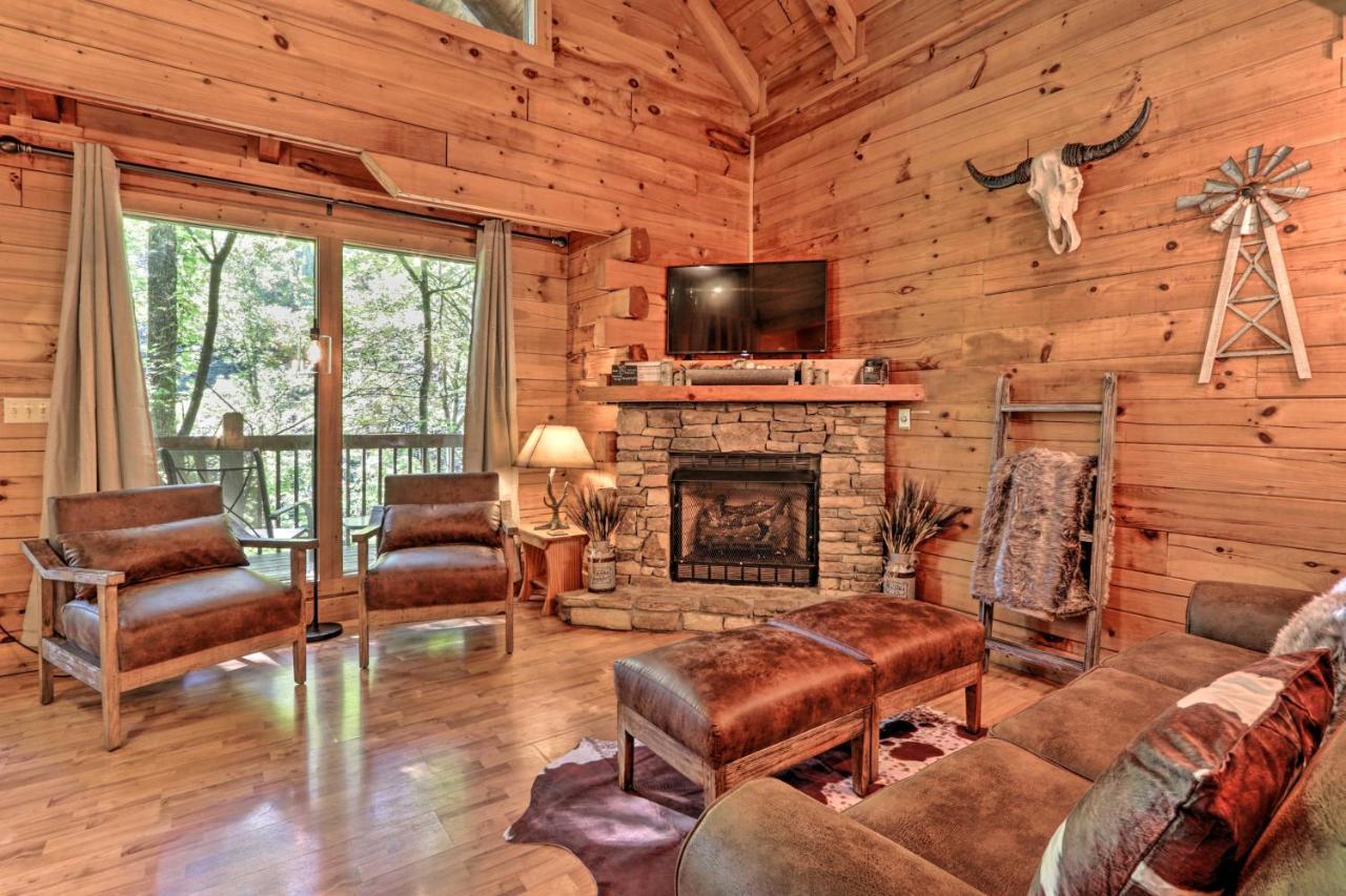 Cabin With Hot Tub And Deck, 3 Mi To Pigeon Forge Sevierville Exterior photo
