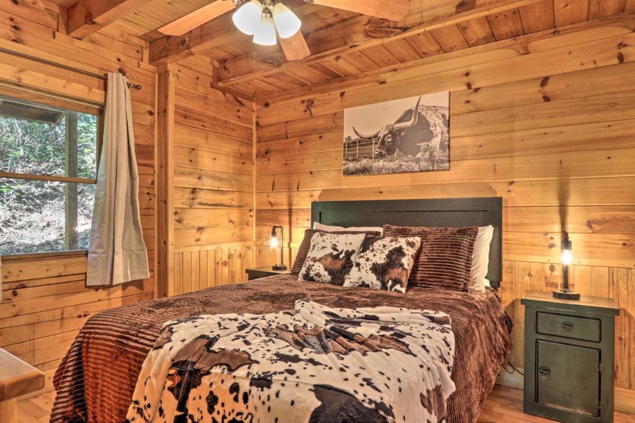 Cabin With Hot Tub And Deck, 3 Mi To Pigeon Forge Sevierville Exterior photo