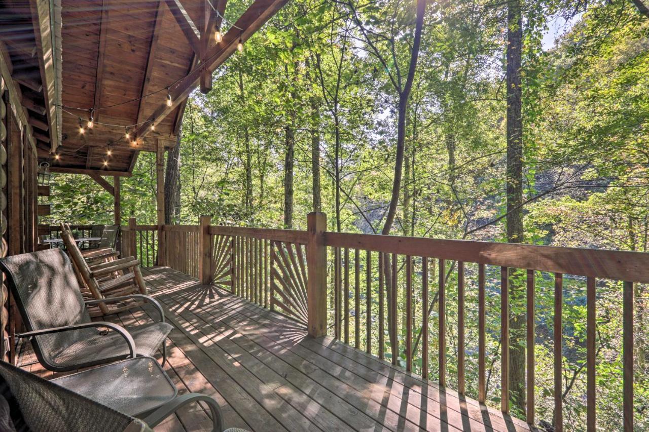 Cabin With Hot Tub And Deck, 3 Mi To Pigeon Forge Sevierville Exterior photo